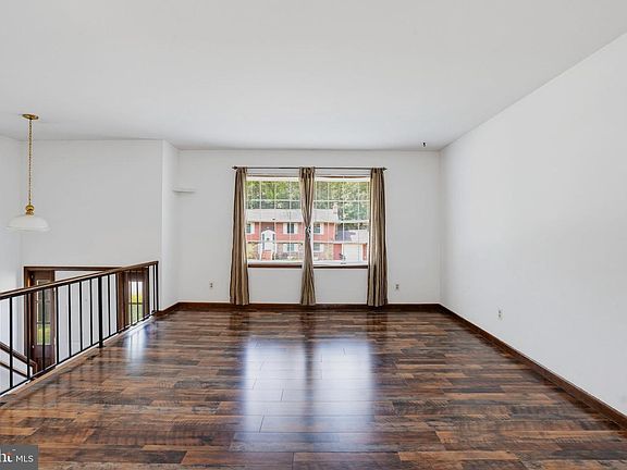 3rd image of 21600 Constellation St