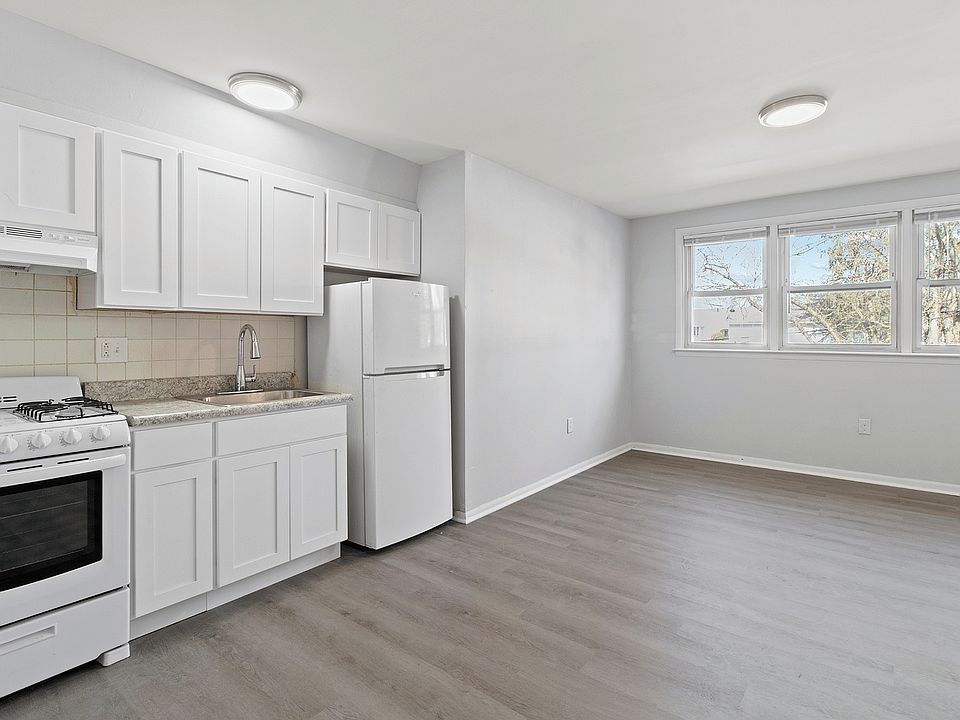 Experience gourmet cooking with ease in this beautifully designed kitchen filled with natural light.