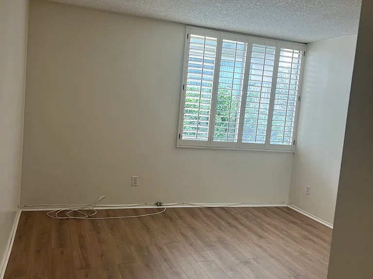 6526 Ocean Crest Dr — Photo 11