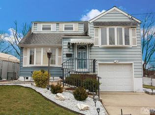 2 Lily St, Parlin, NJ 08859