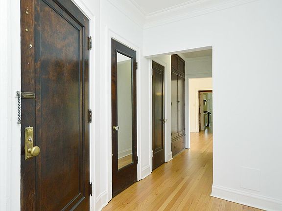 3rd image of 2005 W Lunt Ave #3W