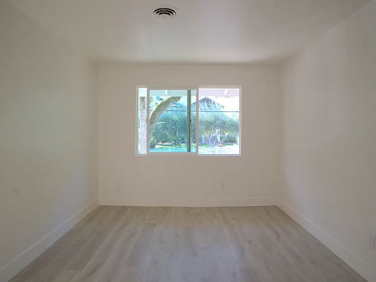 604 Los Olivos Rd — Photo 25