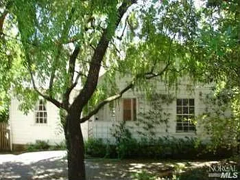 51 Park Ave photo 1