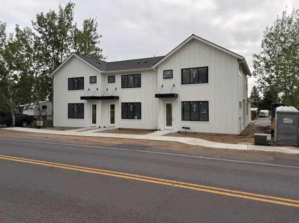 122 N Locust St, Sisters, OR
