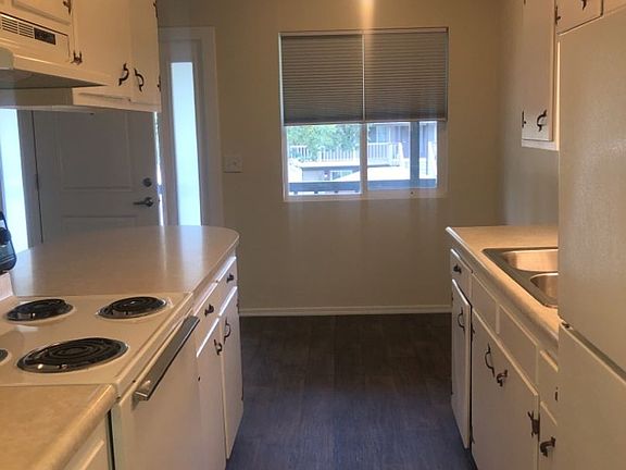 5th image of 124 Oak Grove Rd #12