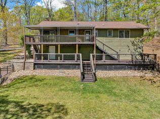 202 Sherwood Dr, Huddleston, VA 24104