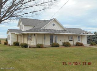 1750 W Washington Rd, Pentwater, MI 49449