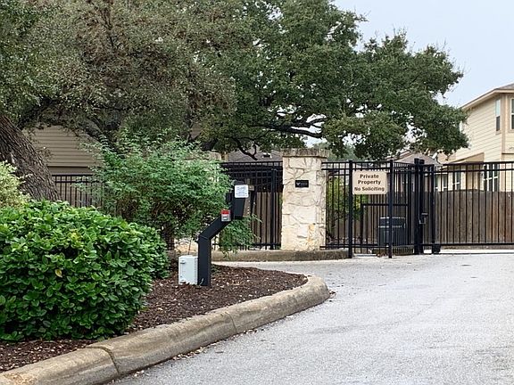 2nd image of 6434 Lionheart Park