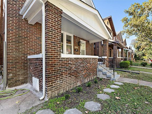 3rd image of 5810 Pershing Ave