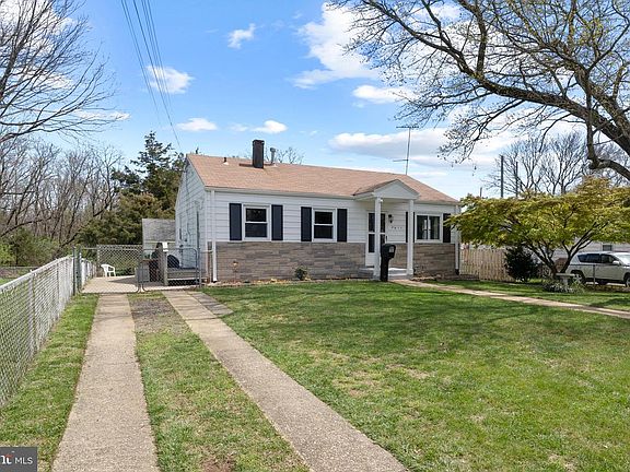 2nd image of 5611 Eleanor Ct