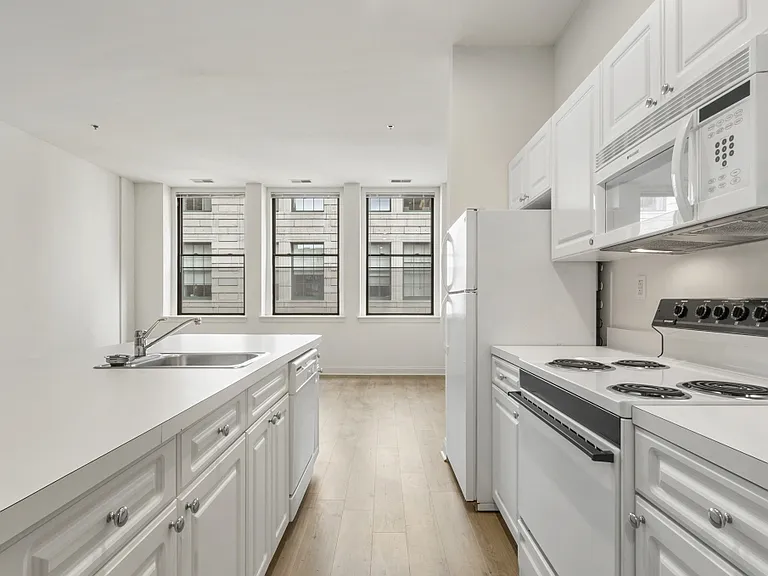 1300 Chestnut Street — Photo 10