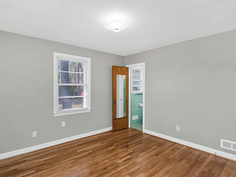 1813 Fairlawn Cir — Photo 15
