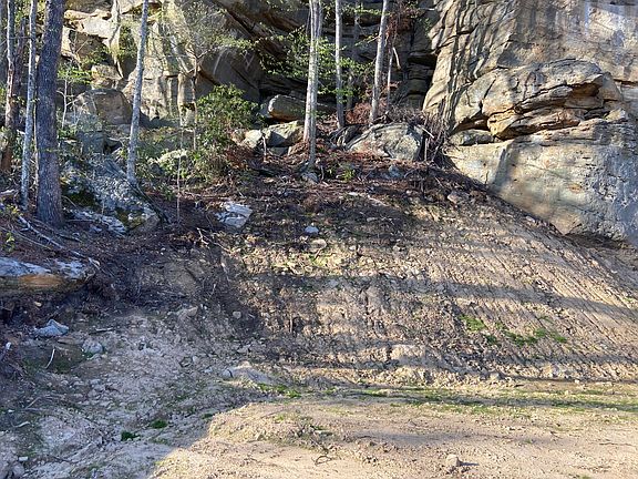 4th image of 974 Cliffs Edge Rd