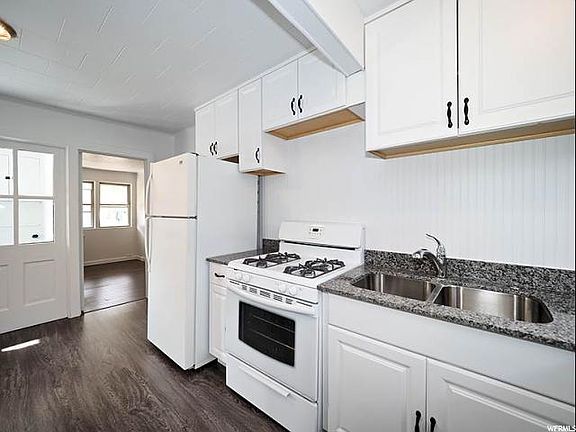5th image of 2562 S Park St