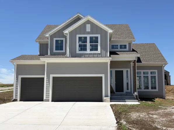 17218 S Heatherwood St, Olathe, KS 66062