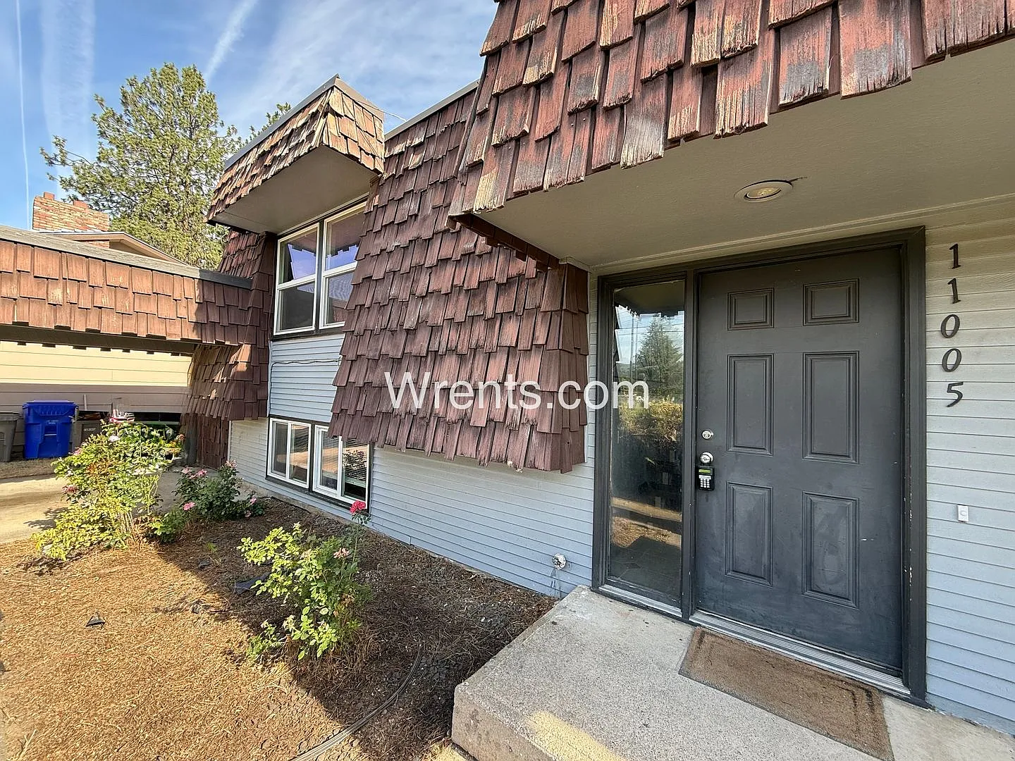 11005-11007 E 32nd Ave — Photo 4