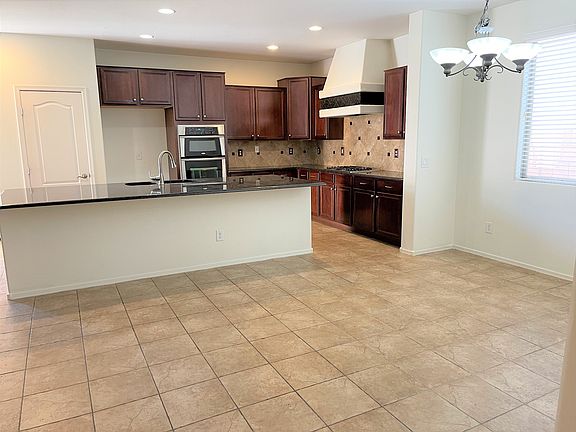 20220927_180355006_iOS (2)_10062022