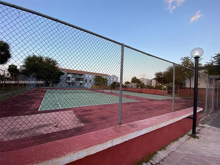 1735 W 60th St #M301 — Photo 26