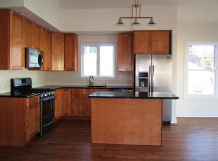 38 Jackson St, Highlands, NJ 07732
