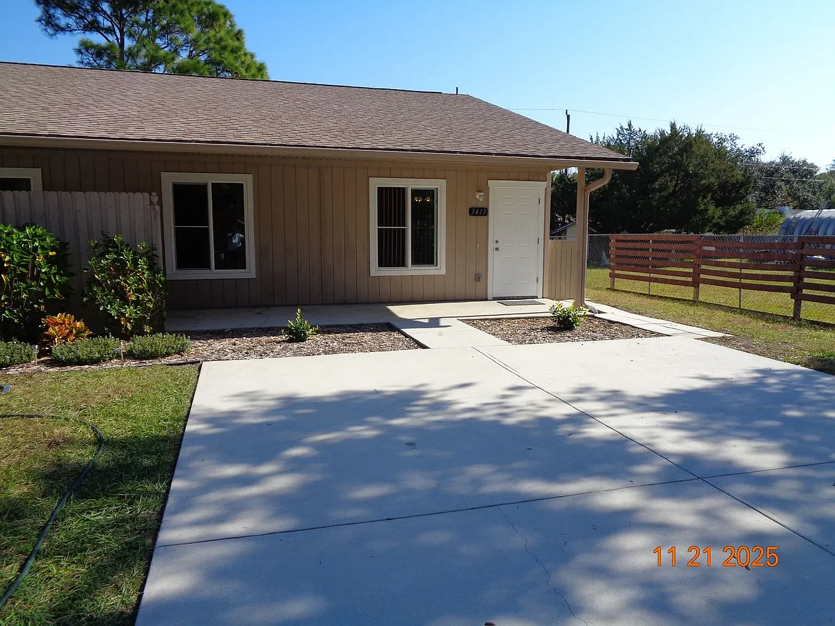 Building Photo - 3413 Juniper Dr