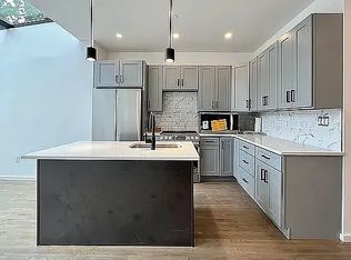 20-01 Steinway St #2A, Astoria, NY 11105