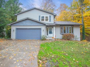 2213 S Trailridge Dr, Mishawaka, IN