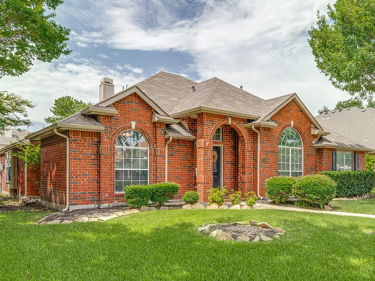 11410 New Orleans Dr — Photo 2