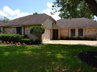 151 Kingsway Dr, Stafford, TX 77477