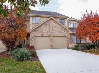 8528 Evergreen Ln #8528, Darien, IL 60561
