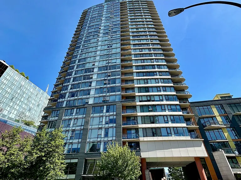 33 Smithe St #3005 — Photo 12