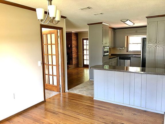 5th image of 510 Elderberry Ln