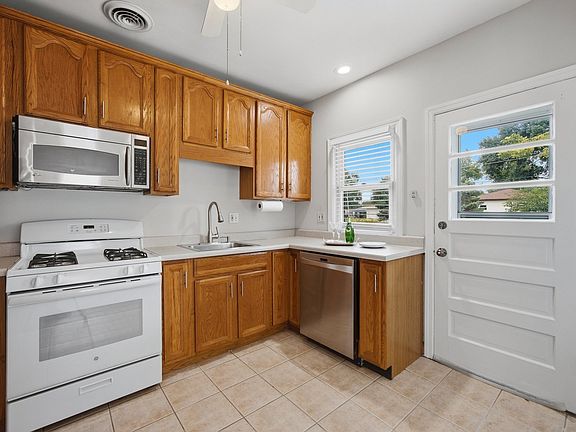 2nd image of 22 55th St