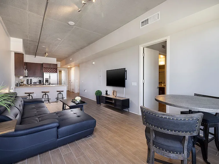 353 E Bonneville Ave #525 — Photo 9