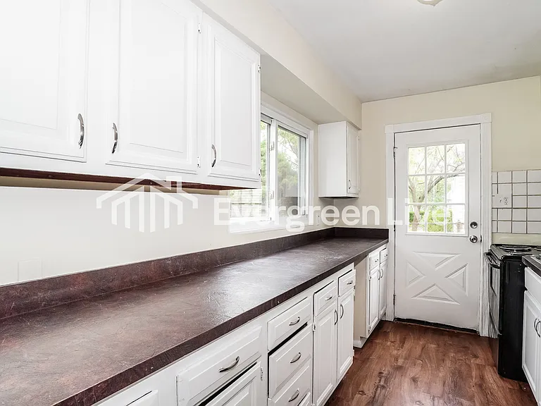 4420 Allen Dr — Photo 7