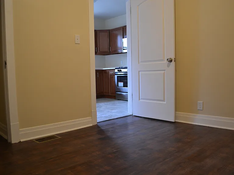 3759 S Union Ave — Photo 9