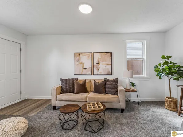 8008 State St, Ralston, NE 68127