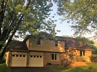 461 Ridgeview Ln, Columbus, IN 47201