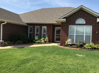 1821 Foxtail Cir, Altus, OK 73521