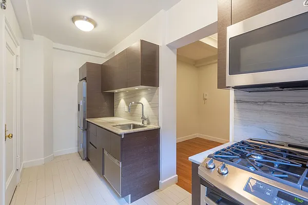 Rented by Stonehenge NYC LLC | media 2