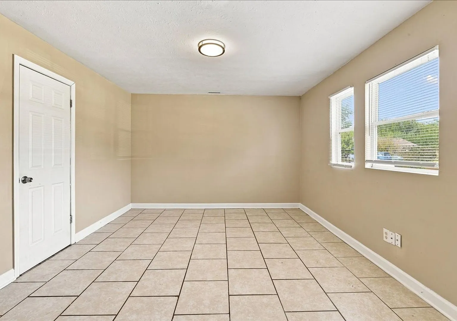 2214 - 2216 Norden Ct — Photo 2