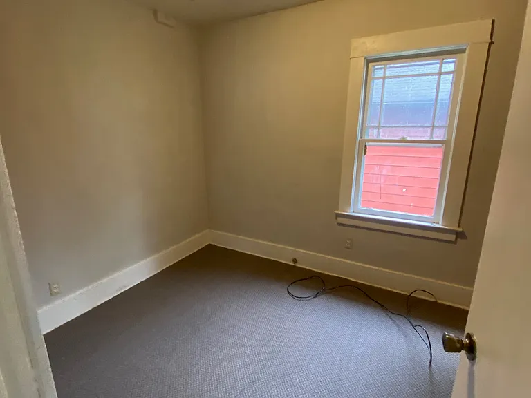 1213 McCullough St — Photo 3
