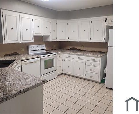 3rd image of 3108 Oakmont Dr