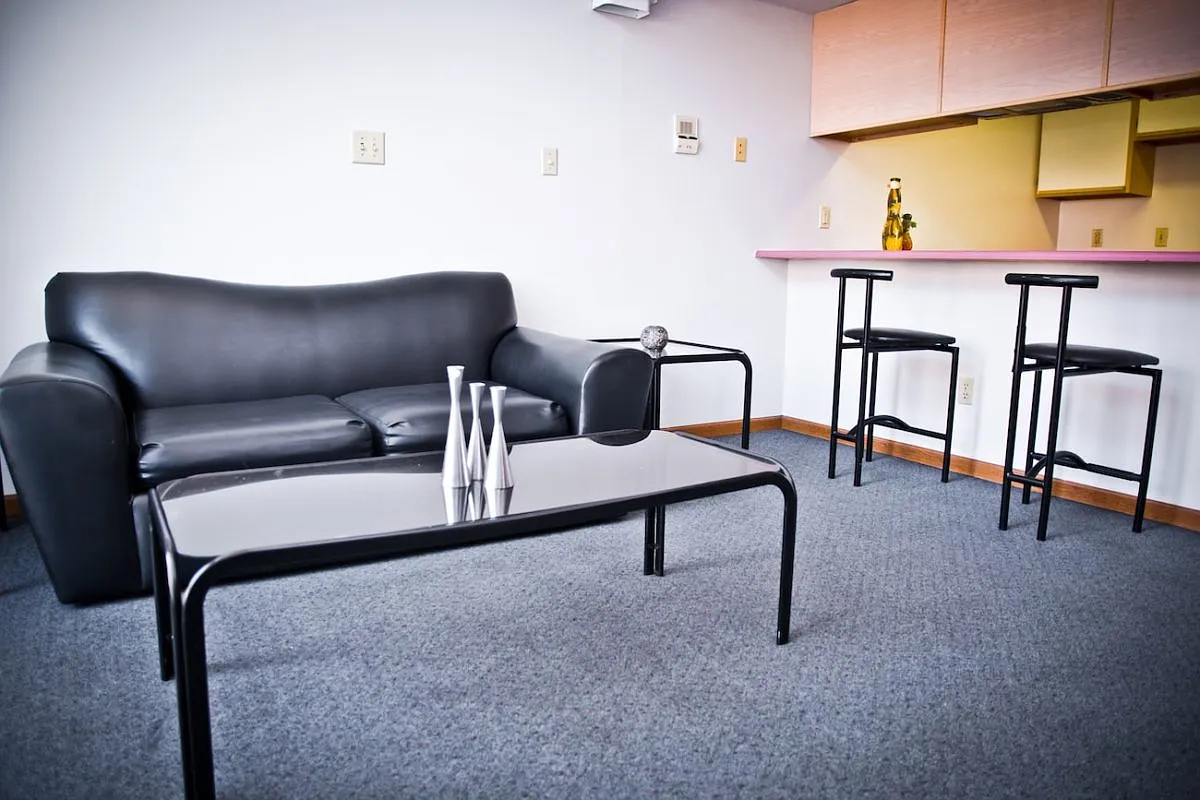 808 S Oak St - 101 — Photo 3