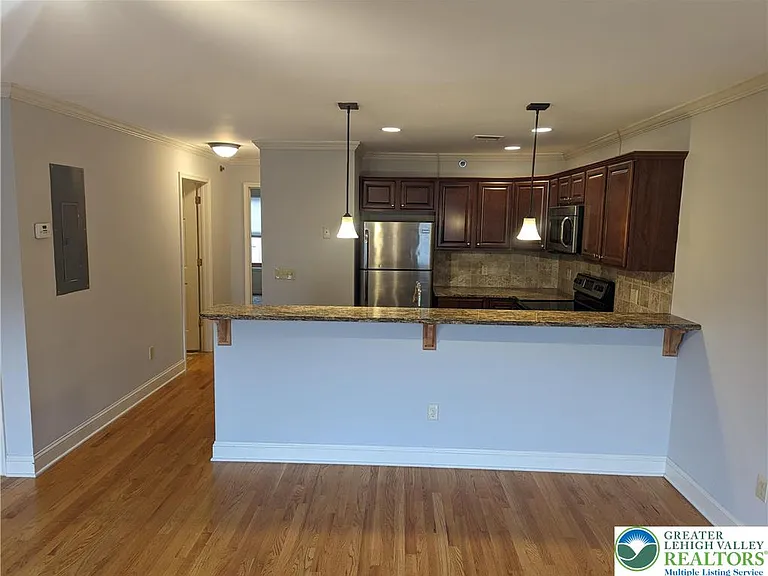 128 W 4th St #2L — Photo 5