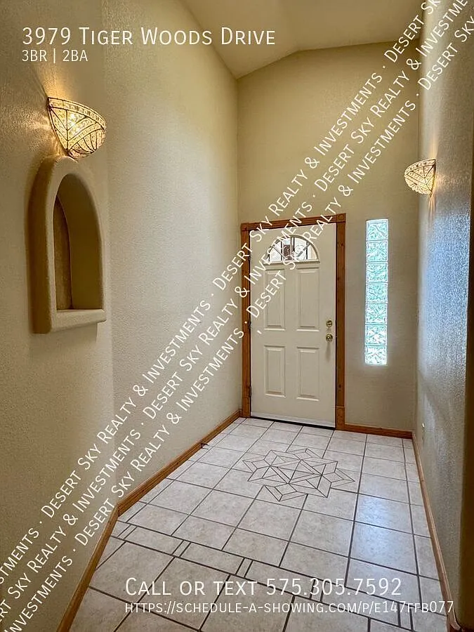 3 Bedroom 2 Bathroom Home — Photo 3