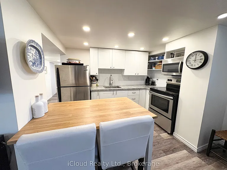 105 E 4th St — Photo 9