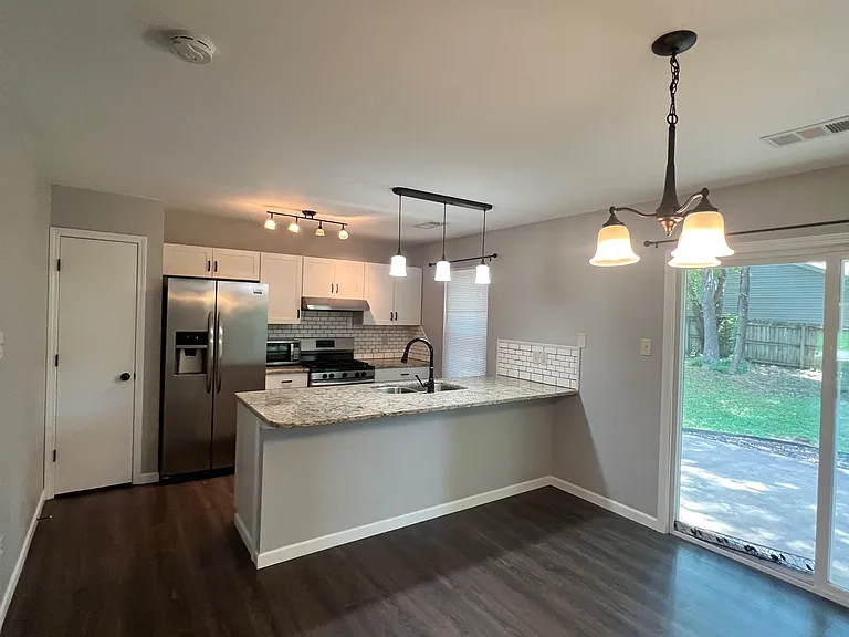 1011 Green Valley Dr — Photo 8