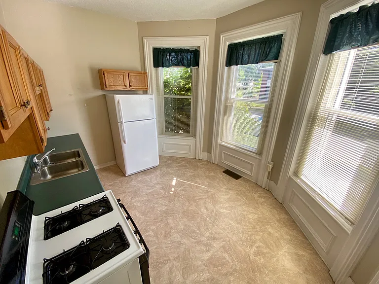 427 W Ave S #1 — Photo 10