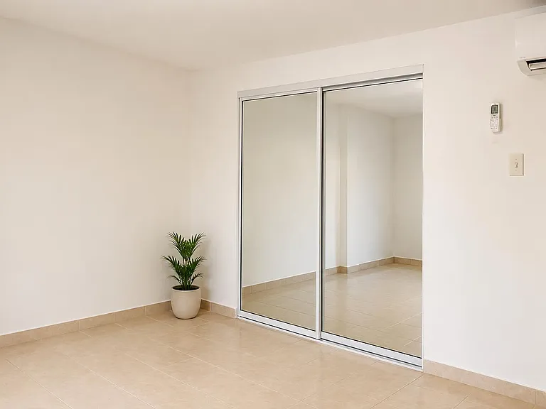 Unit Photo
