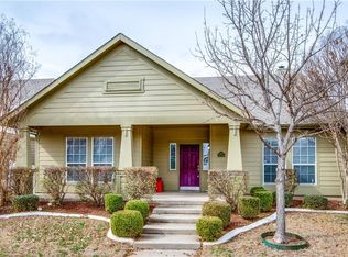 1113 Live Oak Dr, Aubrey, TX 76227
